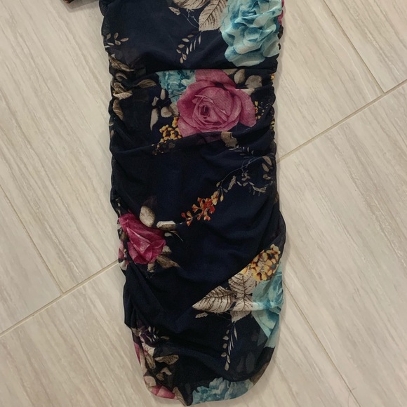 FASHION NOVA DRESS RUCHED - Picture 3 of 3